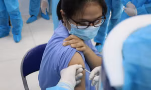 Sau tiêm vắc xin Covid-19 bao lâu có thể hiến máu?