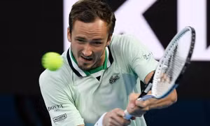 Medvedev cứu match-point để vào bán kết Australia Mở rộng