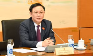 Chủ tịch Quốc hội Vương Đình Huệ: Hỗ trợ phục hồi và phát triển kinh tế-xã hội cần đúng, trúng và kịp thời