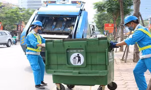 Điểm tập kết chất thải rắn sinh hoạt phải bố trí thiết bị lưu chứa, bảo đảm không rò rỉ nước ra môi trường