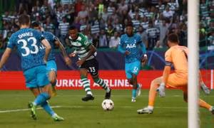 Tottenham thua trong 3 phút cuối