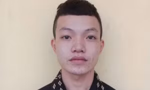 Khống chế, giam giữ cô gái 17 tuổi trong phòng ngủ