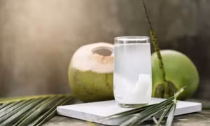 Nước dừa tốt nhưng không được uống quá nhiều, đây là lý do
