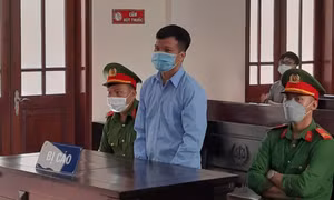 Đâm, chém vợ 19 nhát dao vì ghen tuông