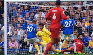 Liverpool bị cầm chân ở derby Merseyside