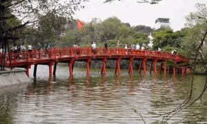 Bắc Bộ nắng ráo, từ Đà Nẵng trở vào mưa dông kéo dài nhiều ngày