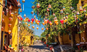 Check-in các con phố đèn lồng nổi tiếng ở ba miền