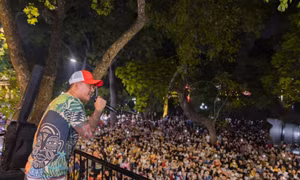 Tuấn Hưng bị phạt 12,5 triệu đồng vì tổ chức liveshow ở ban công