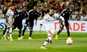Ronaldo ghi bàn đầu tiên ở Europa League