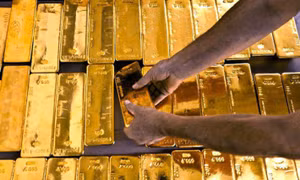 Đồng USD mạnh kéo giá vàng lao dốc