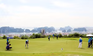 Giải Golf Quảng Ninh mở rộng - Cúp Truyền hình Quảng Ninh 2022: Golf thủ trổ tài ở sân golf đẳng cấp