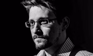 Tổng thống Nga ký sắc lệnh cấp quyền công dân cho Edward Snowden