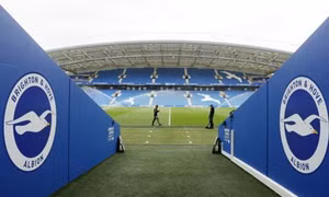 Trận đấu đầu tiên tại Premier League 2022/23 bị hoãn