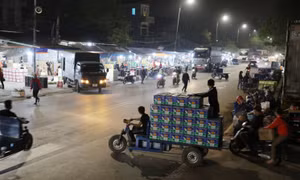 Bắt nhóm đối tượng lợi dụng danh nghĩa Ban Quản lý chợ cưỡng đoạt tiền