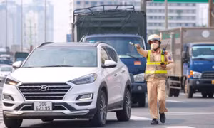 Phạt mạnh xe đi sai làn, khuyến khích người dân cung cấp hình ảnh vi phạm