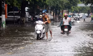 Khu vực Bắc và Trung Bộ có nơi mưa rất to, lượng mưa trên 200mm