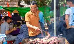 Đặc sắc trò chơi dân gian ở phiên chợ người Mông