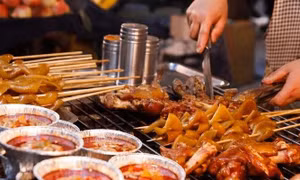 5 phố ăn vặt cực nổi tiếng ở Trung Quốc, giới trẻ check-in nườm nượp
