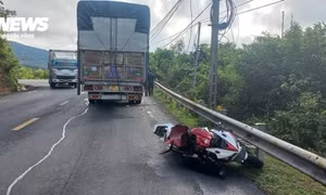 Nam thanh niên chạy mô tô phân khối lớn tông vào xe tải tử vong