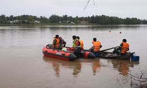 Trà Vinh: 5 học sinh lớp 9 rủ nhau tắm sông, 2 em mất tích