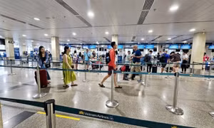 Mở bán vé máy bay trước Tết 5 tháng, giá rẻ nhất bao nhiêu?