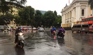 Nhiều khu vực trên cả nước có mưa dông, đề phòng lũ quét ở vùng núi
