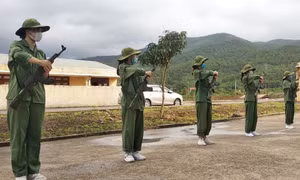 Không thể đồng nhất môn học Giáo dục Quốc phòng - An ninh cho sinh viên với chương trình Huấn luyện chiến sỹ mới 