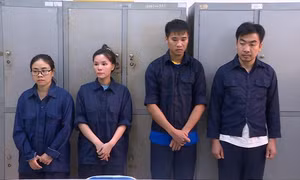 Triệt phá đường dây buôn lậu có nhân viên hải quan 'bảo kê'