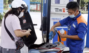 Giá xăng tăng lần thứ 6 liên tiếp, gần chạm ngưỡng 25.000 đồng/lít