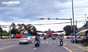 Có được rẽ phải khi đèn đỏ?