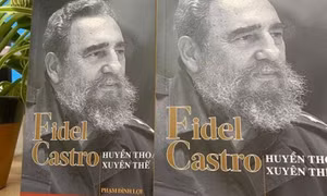 Hai cuốn sách khắc họa chân dung của Chủ tịch Cuba Fidel Castro