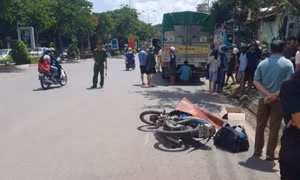 Xe tải lùi tông tử vong người phụ nữ đi xe máy