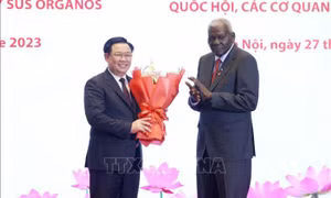 Lãnh đạo Quốc hội Việt Nam nhận phần thưởng cao quý của nước Cộng hòa Cuba
