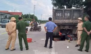 Tông vào xe tải đang đỗ bên đường, nam thanh niên tử vong tại chỗ