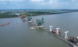 Đẩy nhanh tiến độ thi công cầu Bến Rừng