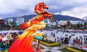 Linh vật ngựa Bính Ngọ 2026 ở Gia Lai gây sốt dịp Tết