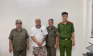 Bắt nóng nghi phạm cướp giật điện thoại thiếu nữ ở TP.HCM