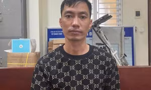 Khởi tố đối tượng dùng kéo đâm cha ruột bị thương