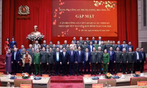 Tổng Bí thư Tô Lâm gặp mặt cán bộ công an cấp cao các thời kỳ