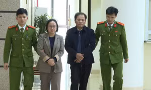 Khởi tố 2 giám đốc công ty kinh doanh xe điện lớn nhất Khu du lịch biển Sầm Sơn
