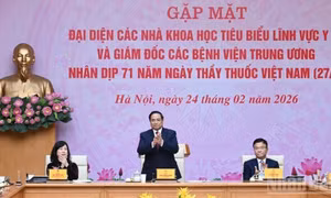 Thủ tướng Phạm Minh Chính gặp mặt đại diện các nhà khoa học tiêu biểu lĩnh vực y tế
