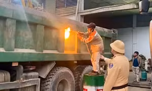 Chủ xe tải cơi nới bị phạt gần 60 triệu đồng, buộc cắt ngay thành thùng