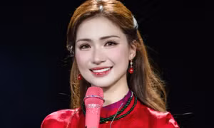23 tỉ và 8.000 khán giả: Hòa Minzy tỏa sáng với fan concert giữa những ồn ào
