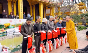 Ấm tình đoàn kết