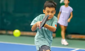 Trẻ em có nên học pickleball, thay vì tennis, bóng bàn, cầu lông?