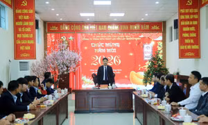 Lãnh đạo UBND tỉnh thăm, chúc Tết Công ty TNHH MTV Thủy lợi Yên Lập Quảng Ninh