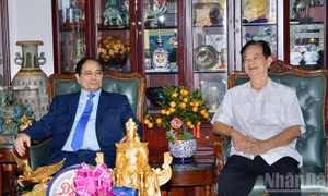 Thủ tướng Phạm Minh Chính thăm, chúc Tết nguyên lãnh đạo Đảng, Nhà nước; dâng hương các bậc Lãnh đạo tiền bối