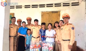 Lực lượng CSGT học và làm theo Bác