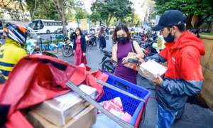 Mua sắm trực tuyến tăng mạnh, nhưng người Việt ngày càng thận trọng hơn với hàng hóa