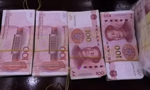 Lào Cai bắt nhóm đối tượng vận chuyển 10 vạn Nhân dân tệ qua biên giới